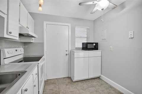 Condominio en venta en Oakland Park, Florida, 2 dormitorios, 84.73 m2 № 2069685 - foto 25