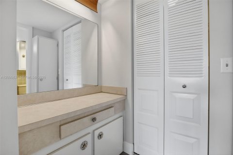Condominio en venta en Oakland Park, Florida, 2 dormitorios, 84.73 m2 № 2069685 - foto 11