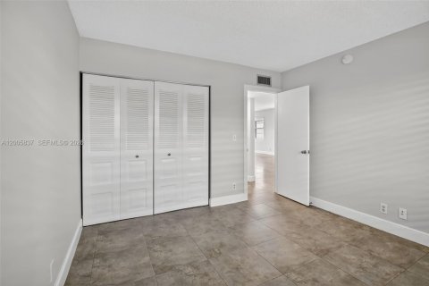 Condominio en venta en Oakland Park, Florida, 2 dormitorios, 84.73 m2 № 2069685 - foto 20