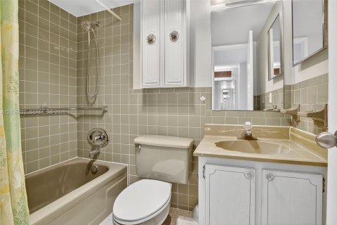 Condominio en venta en Oakland Park, Florida, 2 dormitorios, 84.73 m2 № 2069685 - foto 12
