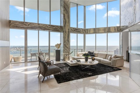 Copropriété à vendre à Miami, Floride: 5 chambres, 641.21 m2 № 1954245 - photo 11