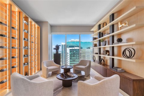 Copropriété à vendre à Miami, Floride: 5 chambres, 641.21 m2 № 1954245 - photo 25