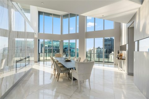 Copropriété à vendre à Miami, Floride: 5 chambres, 641.21 m2 № 1954245 - photo 17