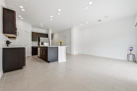 Adosado en venta en Wesley Chapel, Florida, 3 dormitorios, 127.55 m2 № 2114000 - foto 11