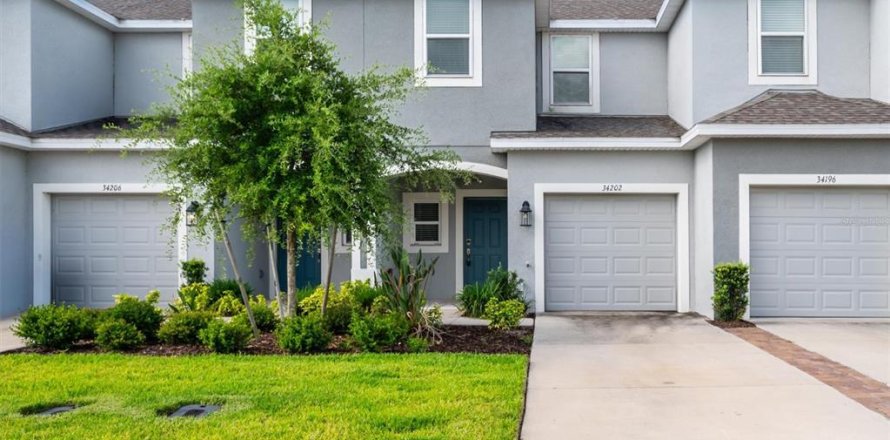 Adosado en Wesley Chapel, Florida 3 dormitorios, 127.55 m2 № 2114000