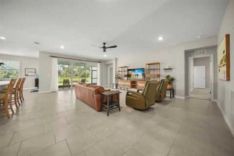 Villa ou maison à vendre à Wesley Chapel, Floride: 4 chambres, 237.55 m2 № 2406708 - photo 5