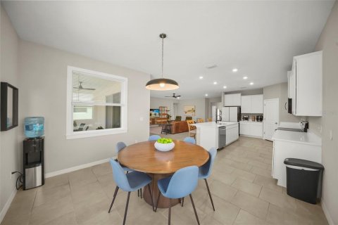 Villa ou maison à vendre à Wesley Chapel, Floride: 4 chambres, 237.55 m2 № 2406708 - photo 4