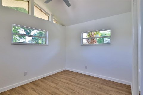 Villa ou maison à vendre à Edgewater, Floride: 3 chambres, 132.85 m2 № 2110594 - photo 21