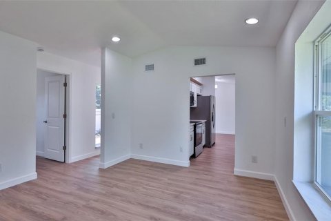 Villa ou maison à vendre à Edgewater, Floride: 3 chambres, 132.85 m2 № 2110594 - photo 11