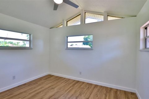 Villa ou maison à vendre à Edgewater, Floride: 3 chambres, 132.85 m2 № 2110594 - photo 23