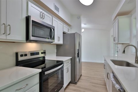 Villa ou maison à vendre à Edgewater, Floride: 3 chambres, 132.85 m2 № 2110594 - photo 12