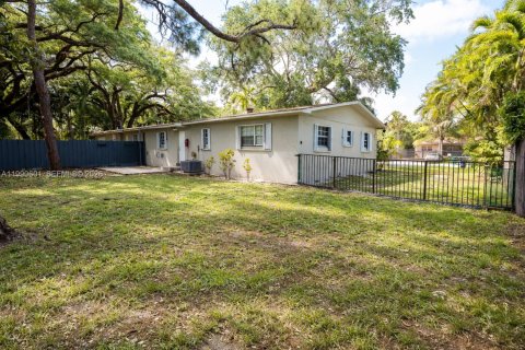 Снять в аренду виллу или дом в Майами, Флорида 2 спальни, 218.32м2, № 2057920 - фото 3