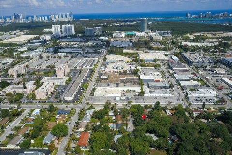 Снять в аренду виллу или дом в Майами, Флорида 2 спальни, 218.32м2, № 2057920 - фото 10