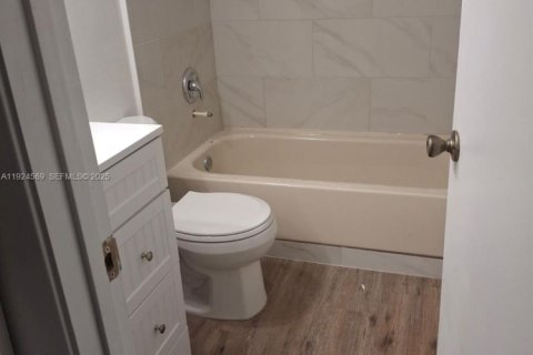 Condominio en venta en Tamarac, Florida, 2 dormitorios, 112.88 m2 № 1982934 - foto 20