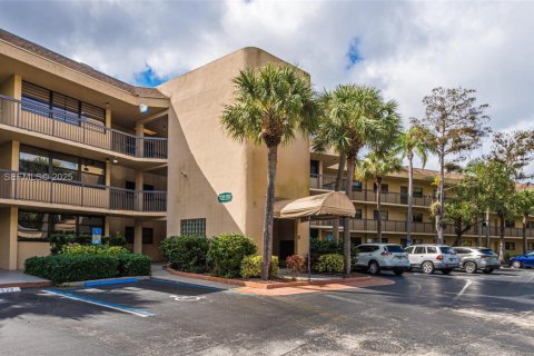 Condominio en venta en Tamarac, Florida, 2 dormitorios, 112.88 m2 № 1982934 - foto 3