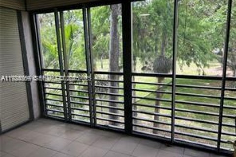 Condominio en venta en Tamarac, Florida, 2 dormitorios, 112.88 m2 № 1982934 - foto 8