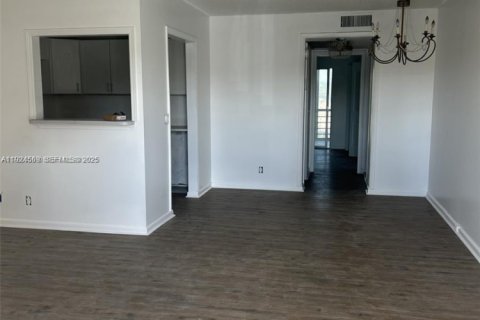 Condominio en venta en Tamarac, Florida, 2 dormitorios, 112.88 m2 № 1982934 - foto 16