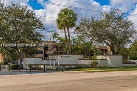 Condominio en venta en Tamarac, Florida, 2 dormitorios, 112.88 m2 № 1982934 - foto 2