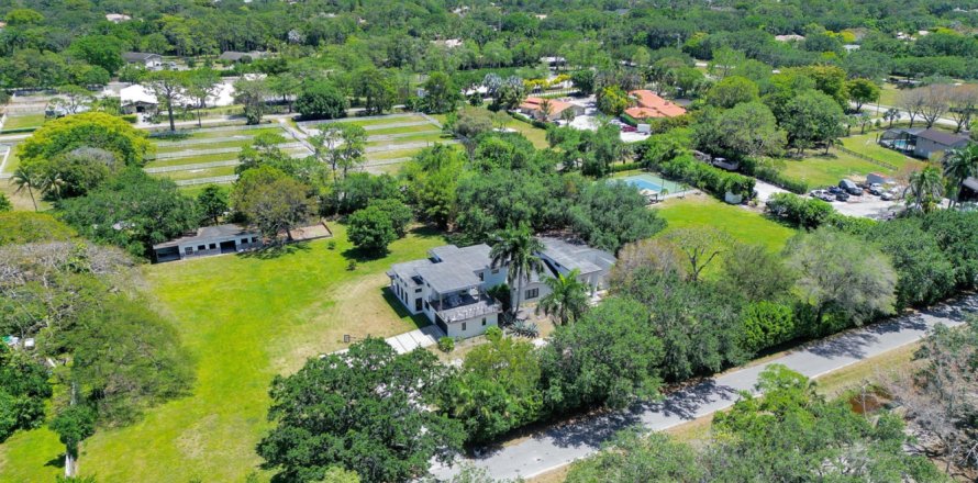 Villa ou maison à Parkland, Floride 4 chambres, 491.27 m2 № 1155570