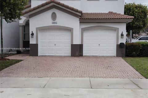 Casa en venta en Doral, Florida, 3 dormitorios, 187.11 m2 № 1814835 - foto 2
