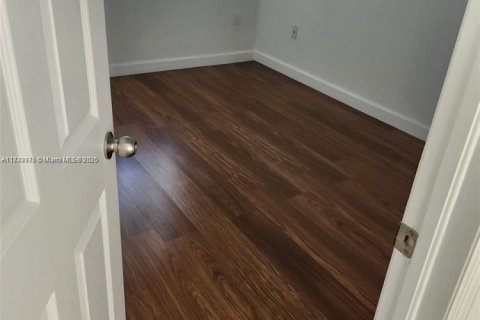 Casa en venta en Doral, Florida, 3 dormitorios, 187.11 m2 № 1814835 - foto 10