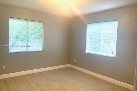 Villa ou maison à louer à Miami, Floride: 3 chambres, 181.72 m2 № 1967325 - photo 19