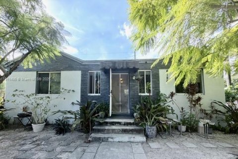 Villa ou maison à louer à Miami, Floride: 3 chambres, 181.72 m2 № 1967325 - photo 2