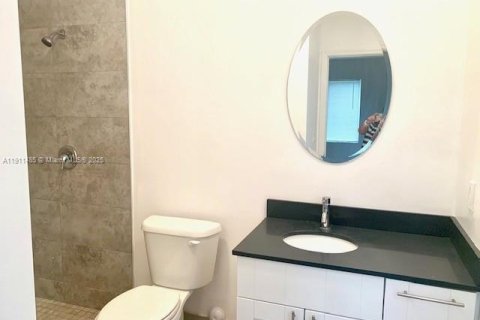 Villa ou maison à louer à Miami, Floride: 3 chambres, 181.72 m2 № 1967325 - photo 17