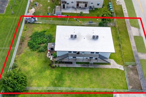 Commercial property in Miami, Florida 247.49 sq.m. № 2082131 - photo 13