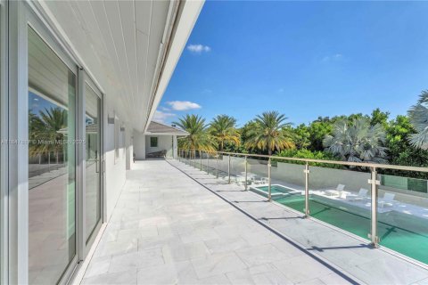 House in Boca Raton, Florida 7 bedrooms, 832.22 sq.m. № 1849091 - photo 28