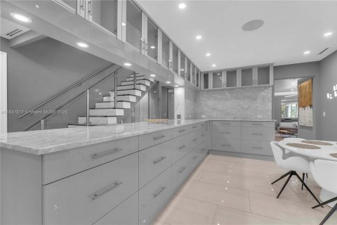 House in Boca Raton, Florida 7 bedrooms, 832.22 sq.m. № 1849091 - photo 14