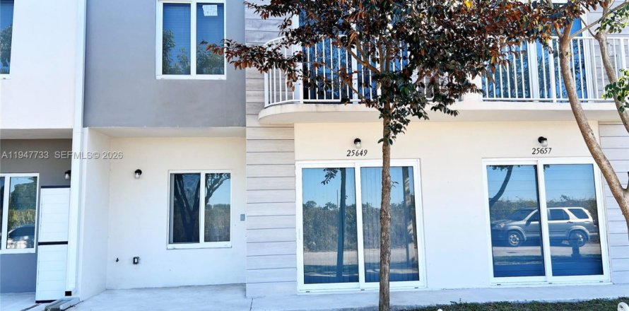 Таунхаус в Хомстед, Флорида 4 спальни, 129.88м2 № 2003818