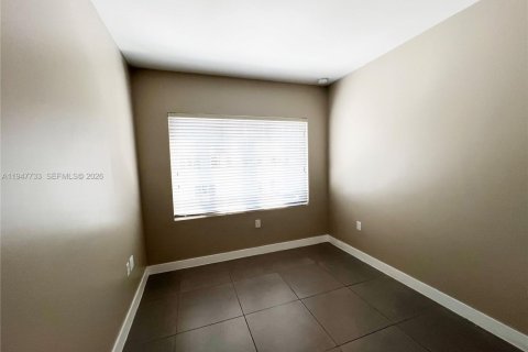 Снять в аренду таунхаус в Хомстед, Флорида 4 спальни, 129.88м2, № 2003818 - фото 20