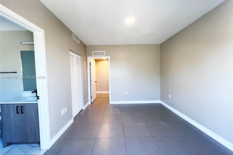 Снять в аренду таунхаус в Хомстед, Флорида 4 спальни, 129.88м2, № 2003818 - фото 16