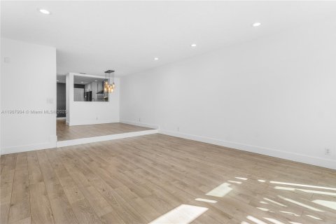 Townhouse in Fort Lauderdale, Florida 2 bedrooms, 124.4 sq.m. № 1965731 - photo 13