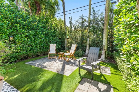 Townhouse in Fort Lauderdale, Florida 2 bedrooms, 124.4 sq.m. № 1965731 - photo 30