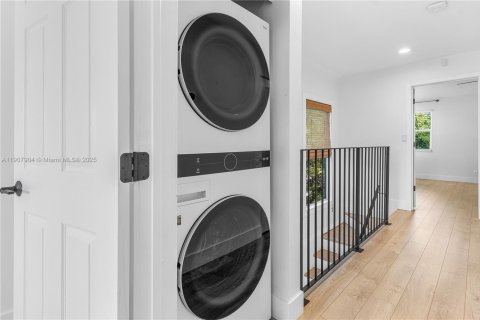 Townhouse in Fort Lauderdale, Florida 2 bedrooms, 124.4 sq.m. № 1965731 - photo 25