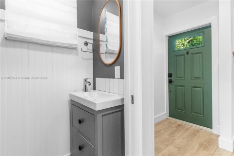 Townhouse in Fort Lauderdale, Florida 2 bedrooms, 124.4 sq.m. № 1965731 - photo 8