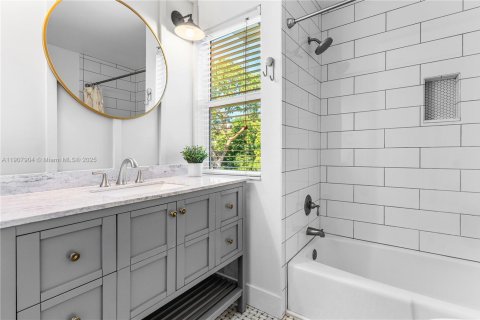 Townhouse in Fort Lauderdale, Florida 2 bedrooms, 124.4 sq.m. № 1965731 - photo 23