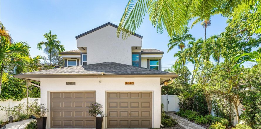 Townhouse in Fort Lauderdale, Florida 2 bedrooms, 124.4 sq.m. № 1965731