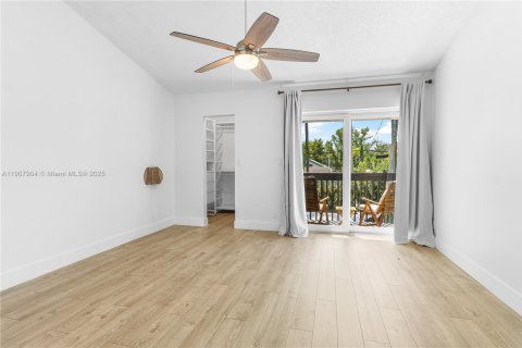 Townhouse in Fort Lauderdale, Florida 2 bedrooms, 124.4 sq.m. № 1965731 - photo 15