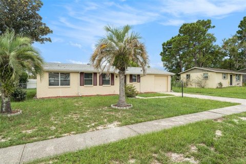 Casa en venta en Spring Hill, Florida, 2 dormitorios, 85.84 m2 № 1911833 - foto 4