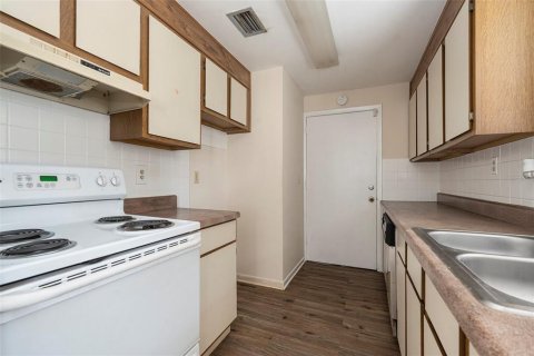 Casa en venta en Spring Hill, Florida, 2 dormitorios, 85.84 m2 № 1911833 - foto 9