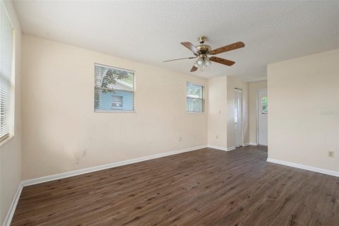Casa en venta en Spring Hill, Florida, 2 dormitorios, 85.84 m2 № 1911833 - foto 12