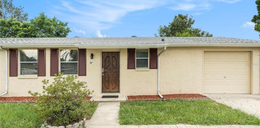 Casa en Spring Hill, Florida 2 dormitorios, 85.84 m2 № 1911833