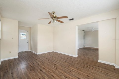 Casa en venta en Spring Hill, Florida, 2 dormitorios, 85.84 m2 № 1911833 - foto 13