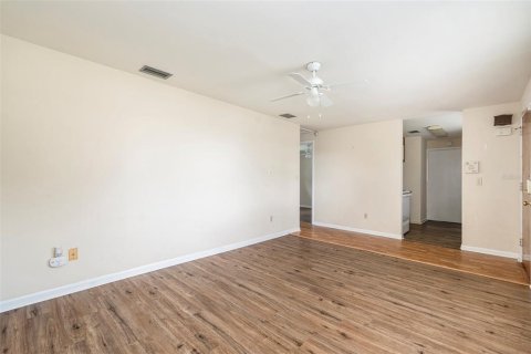 Casa en venta en Spring Hill, Florida, 2 dormitorios, 85.84 m2 № 1911833 - foto 8