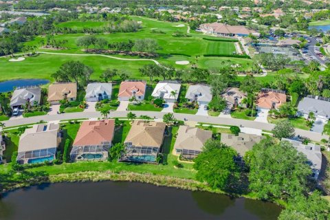 House in Sarasota, Florida 3 bedrooms, 174.19 sq.m. № 2199410 - photo 2