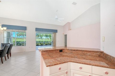 House in Sarasota, Florida 3 bedrooms, 174.19 sq.m. № 2199410 - photo 30