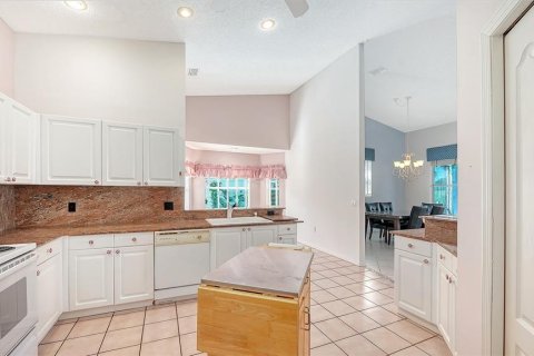 House in Sarasota, Florida 3 bedrooms, 174.19 sq.m. № 2199410 - photo 29